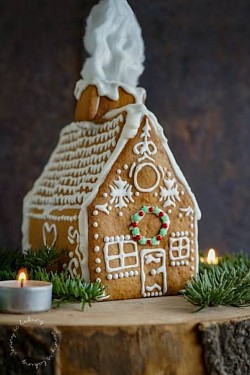 The Early 1900s German Lebkuchenhaus. Are these the gingerbread houses where the crazy ladies lived? /sarc